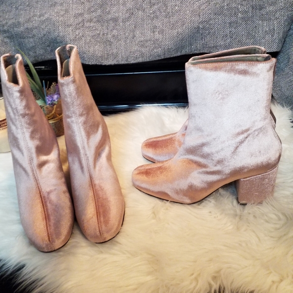 Free People Cecile Velvet Ankle Booties 6 & 8 - Picture 10 of 16